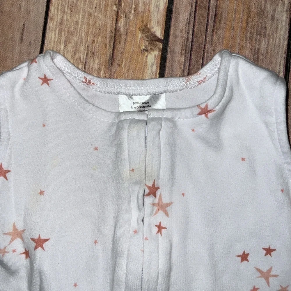 Ely’s & Co pink and white sleeveless sleep sack bundle. 0-3 Month size. - Picture 5 of 7